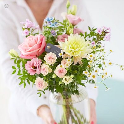 Summer flower cassic vase Code: HVASEU1 | National delivery and local delivery or collect from shop