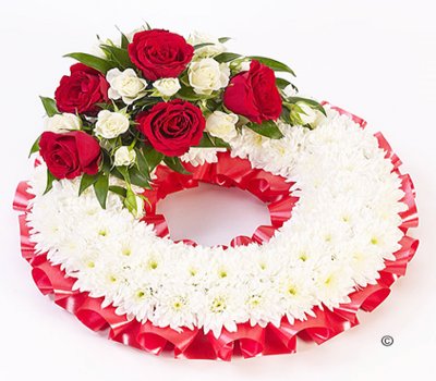 Red and White Traditional Wreath Code: F13680RS