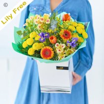 Spring lily free hand-tied bouquet Code: SLFHTU1 | National delivery and local delivery or collect from shop