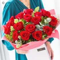Valentines luxury 18 red rose hand-tied Interflora Code: VCROR1800 | National delivery and local delivery or collect from shop