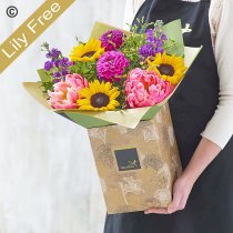Lily free summer hand-tied bouquet Code: HLFHTU2 | National delivery and local delivery or collect from our shop