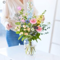 Summer flower cassic vase Code: HVASEU1 | National delivery and local delivery or collect from shop