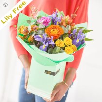 Bepoke Classic lily free spring petite gift box bouquet Code: SLFGBOXU1 | National delivery and local delivery or collect from shop