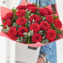 18 Red rose hand-tied Interflora Code: CCROR1800 | National delivery and local delivery or collect from our shop
