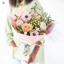 Trending Spring Bouquet Code: STRHTU1 | National delivery and local delivery or collect from shop