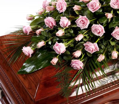 Rose Casket Spray Pink  Code: TR109P