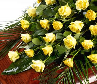 Rose Casket Spray Yellow Code: TR109Y