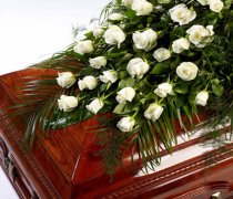 Rose Casket Spray White Code: TR109W